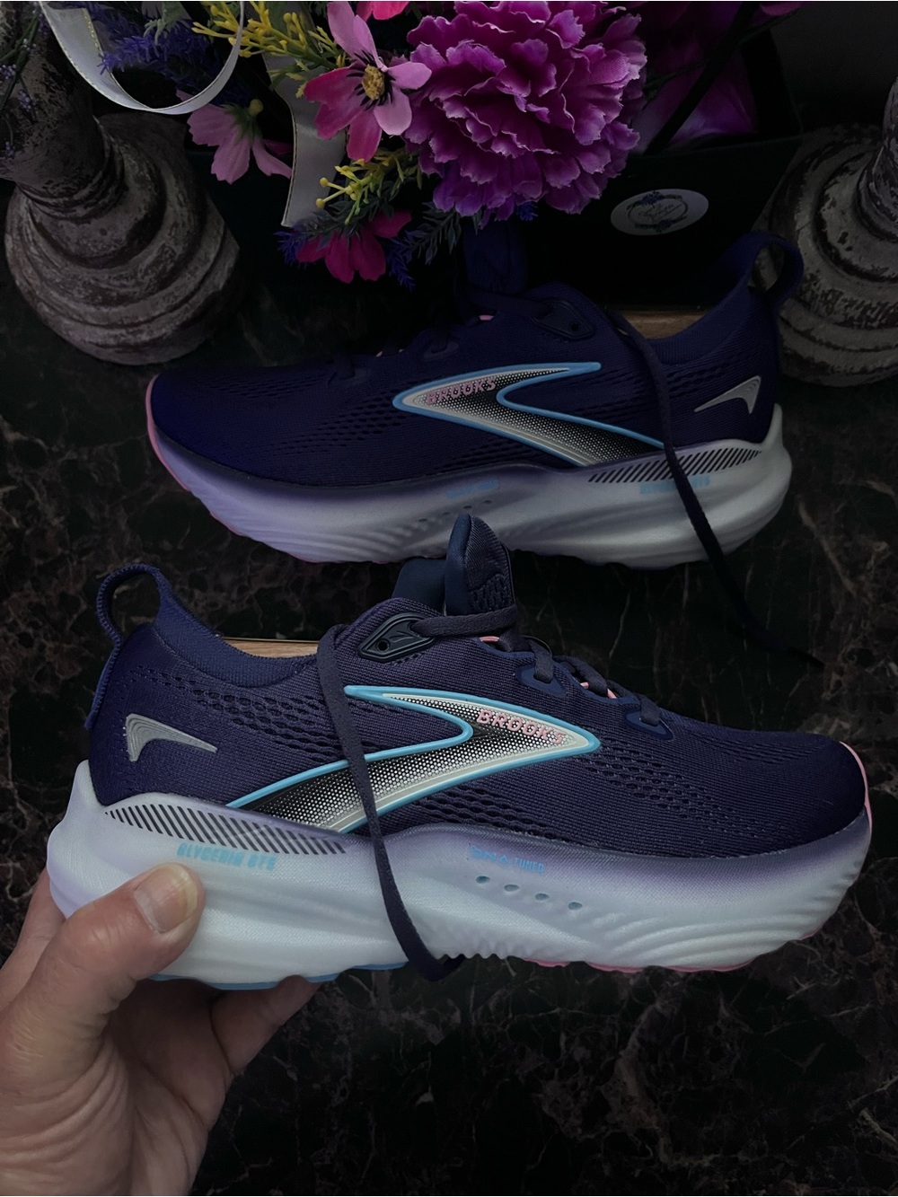 Brooks Glycerine GTS 22
Comfort/Athletic
Medical Field Shoes
Size 7.5 for Women
